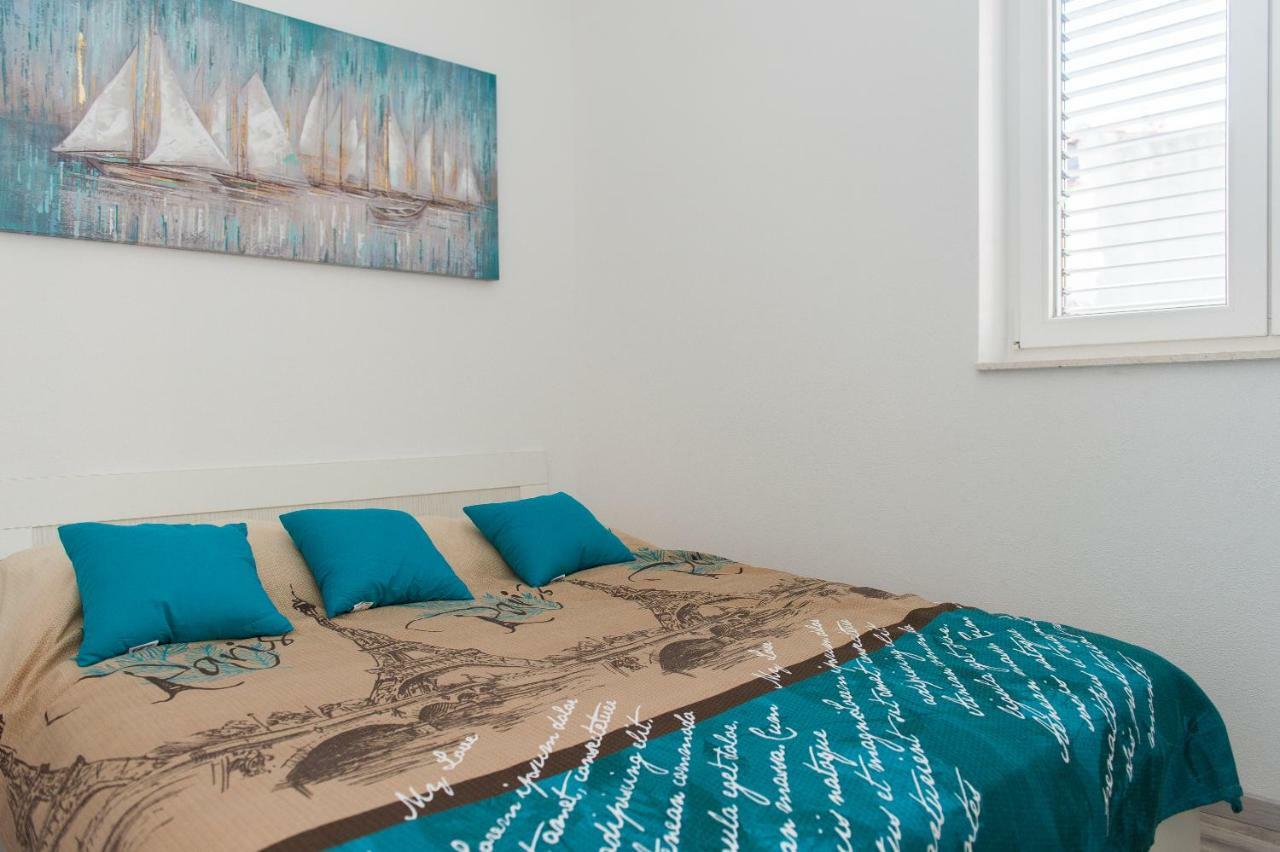 Apartments Cezar Rogoznica  Ngoại thất bức ảnh