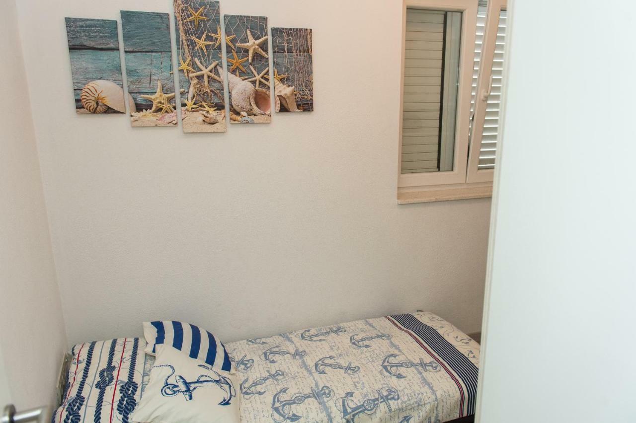 Apartments Cezar Rogoznica  Ngoại thất bức ảnh
