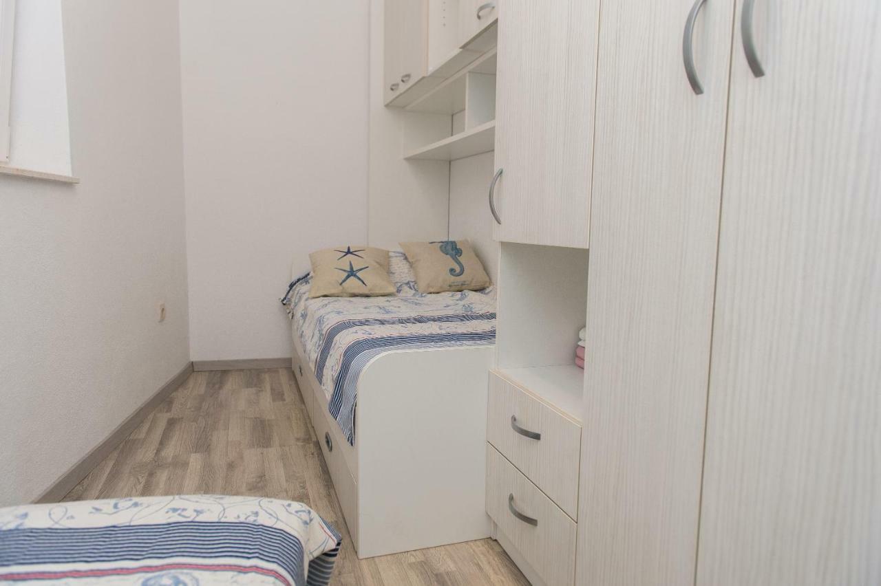 Apartments Cezar Rogoznica  Ngoại thất bức ảnh